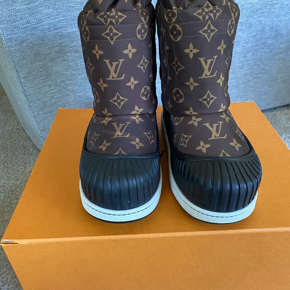 Rare! Pre owned Louis Vuitton authentic moon boots size 40!!!!!! - Picture 3 of 9